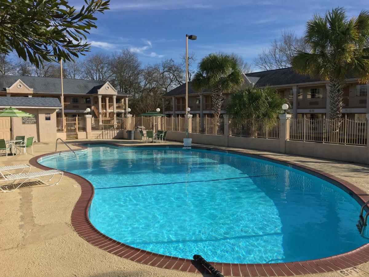 Days Inn By Wyndham Nacogdoches/Sfa University/Downtown Dış mekan fotoğraf